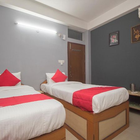 Hotel O Golden Moments Сіліґурі Екстер'єр фото