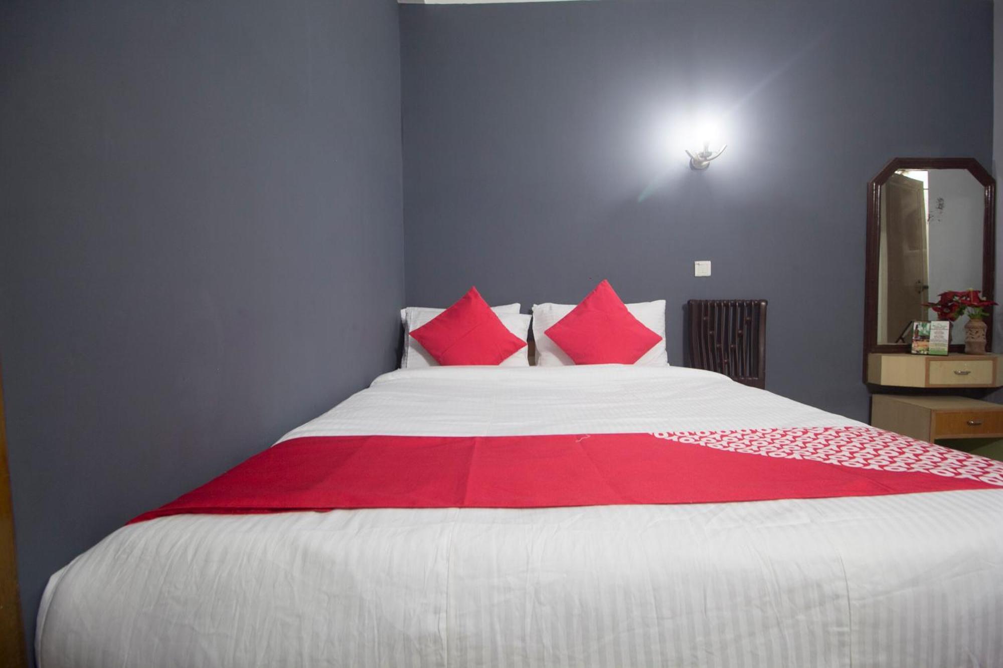 Hotel O Golden Moments Сіліґурі Екстер'єр фото