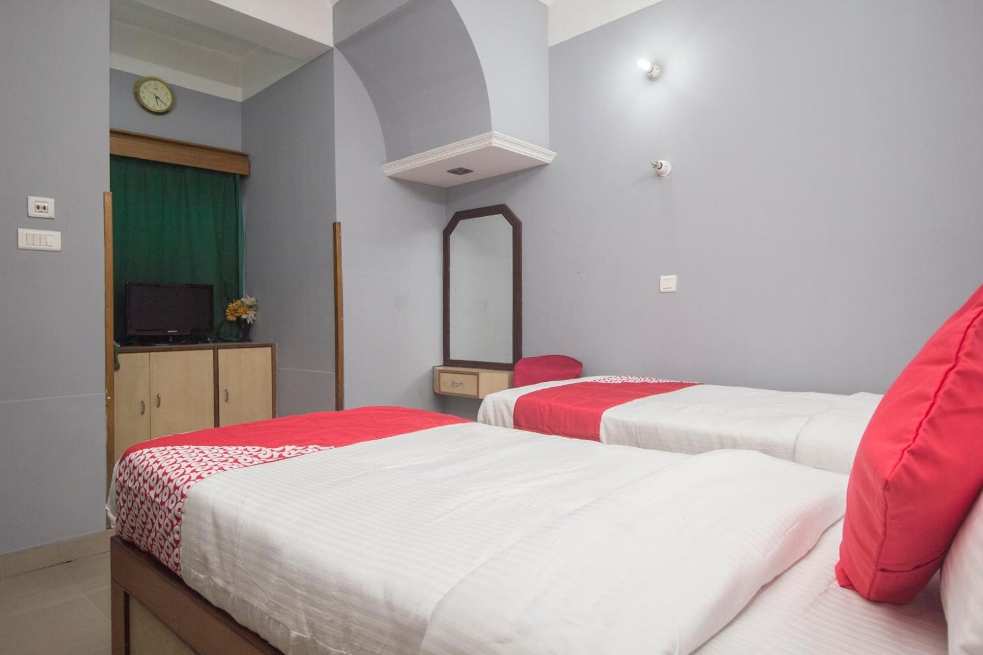 Hotel O Golden Moments Сіліґурі Екстер'єр фото