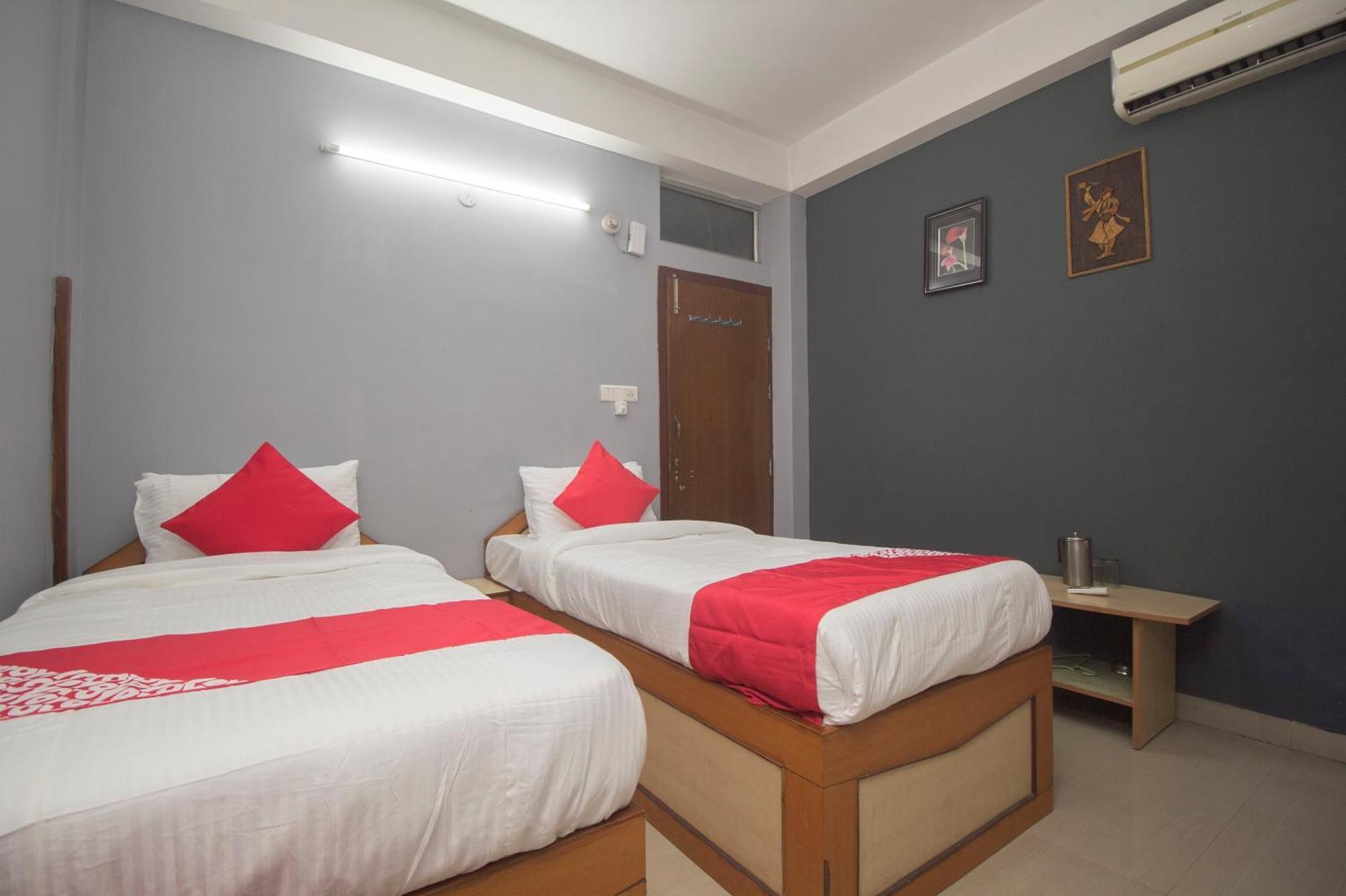 Hotel O Golden Moments Сіліґурі Екстер'єр фото